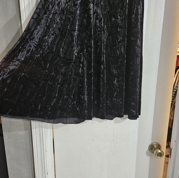 Women's Velvet Palazzo pants. Land below the knee. - Picture 2 of 5